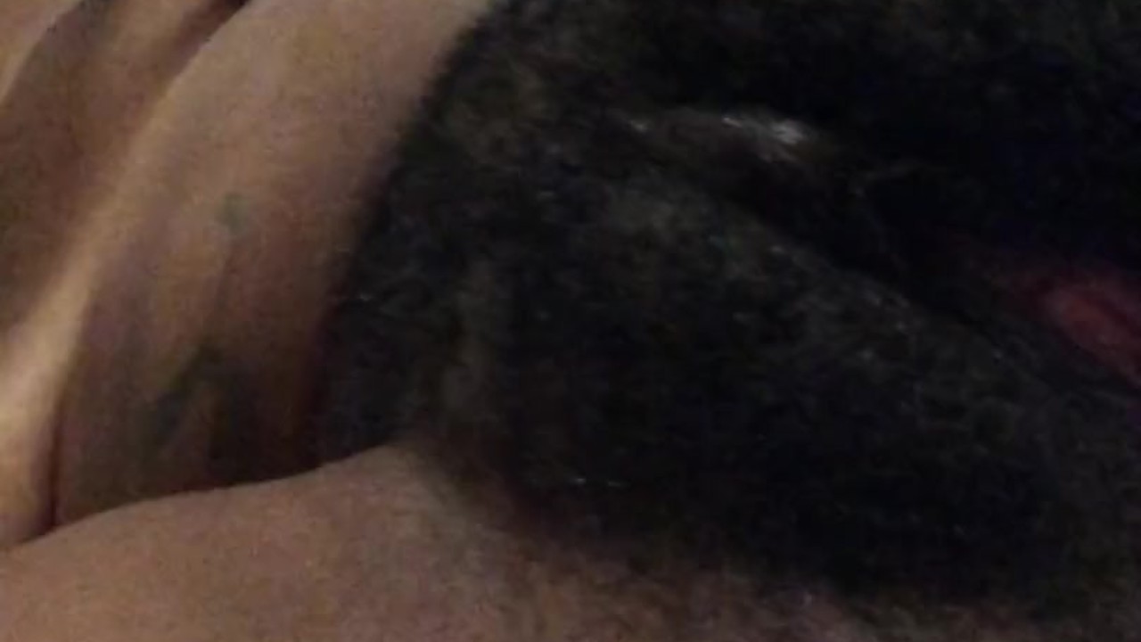 JuicyJay9-A week ago playing with hairy pretty pussy