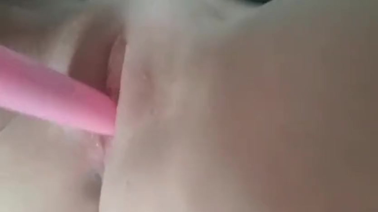 BITCH TEASING WET PUSSY WITH PINK VIBRATOR!