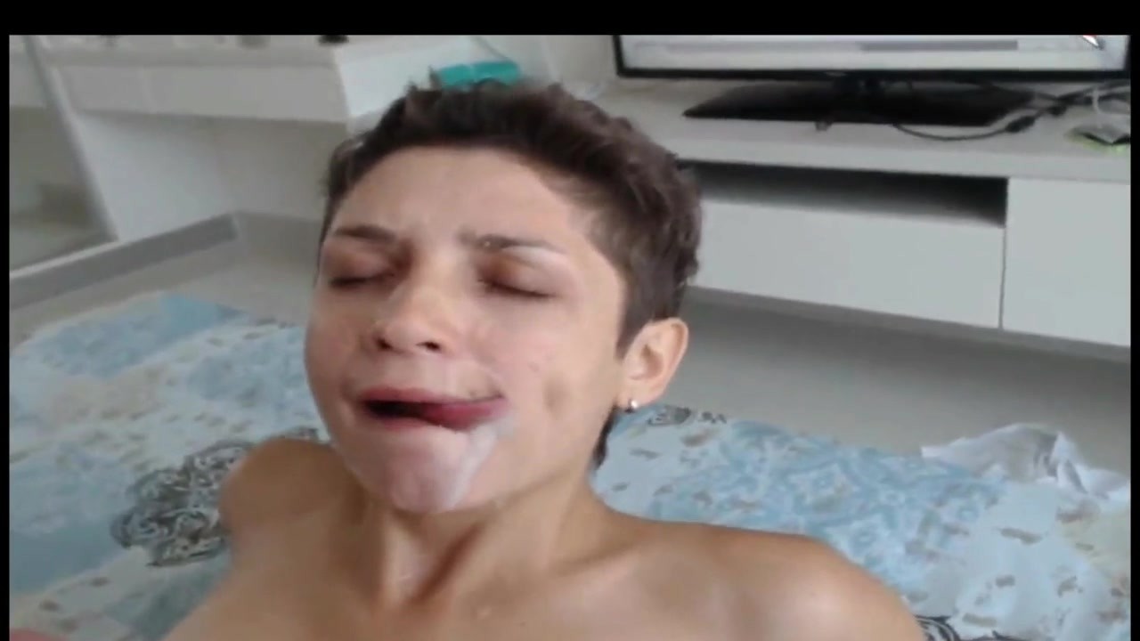 Cumshot a lot of sperm in my mouth and on face