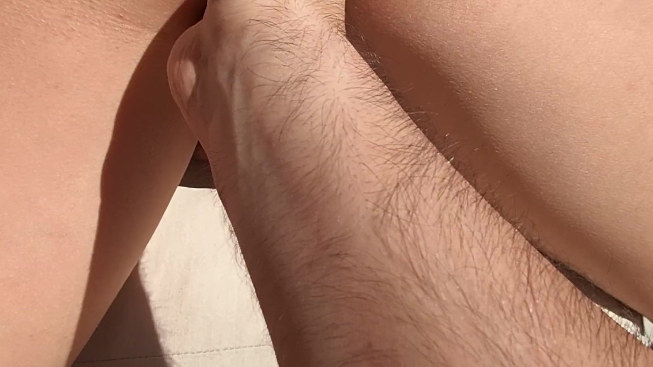 1...2...3...4...fingers in my wife&apos;s pussy while shi is sunbathing