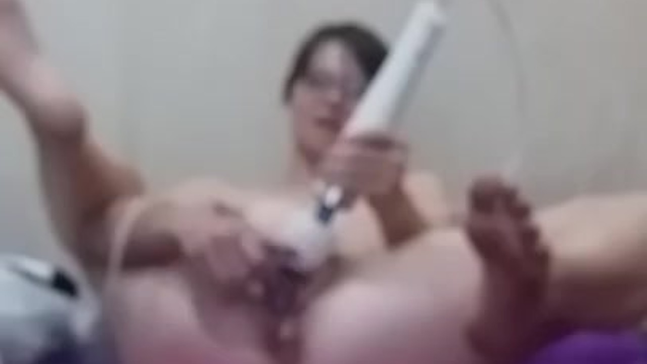Shycollegeslut creams and squirts with a glass dildo and hitachi