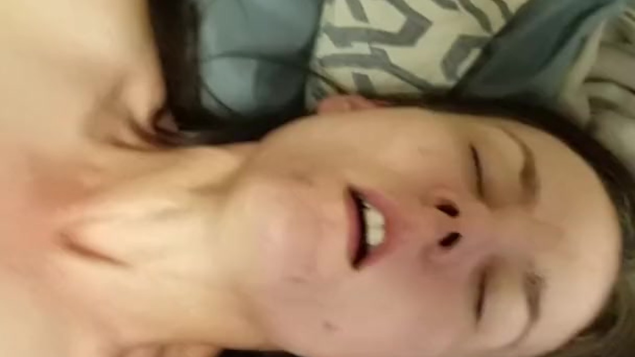 Amateur wife orgasm and a facial ending