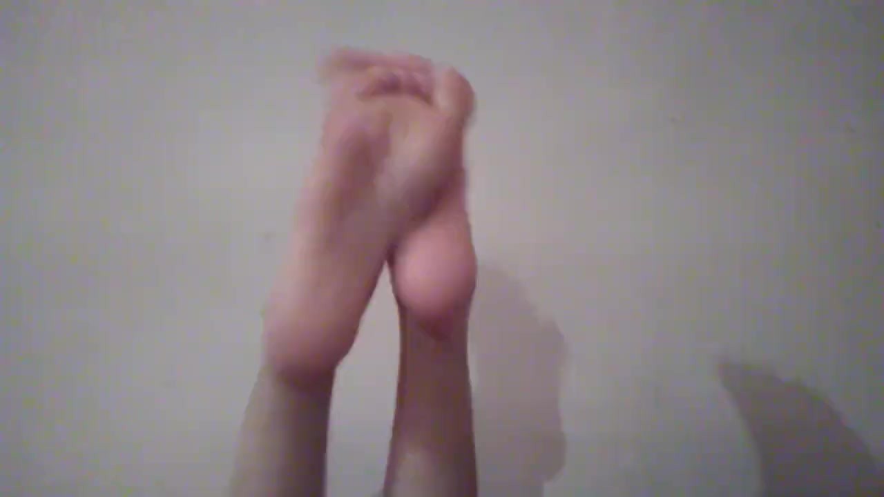 Cutie playing with her feet &amp; cumshot on soles
