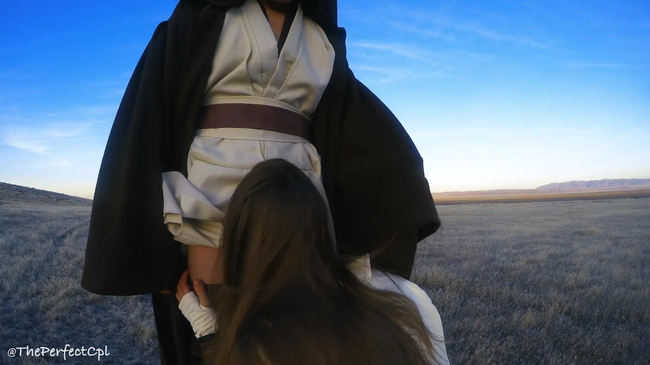 Rey Blows a Jedi - Star Wars Outdoor Porno Fail