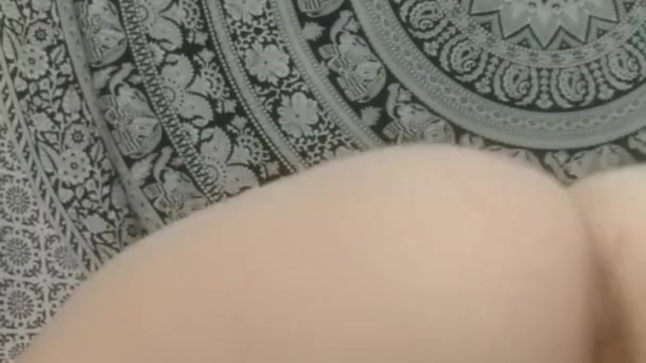 Bouncing my juicy ass on my dildo