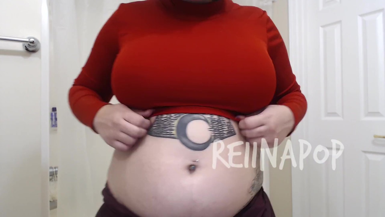 Velma Cosplay Belly Tease