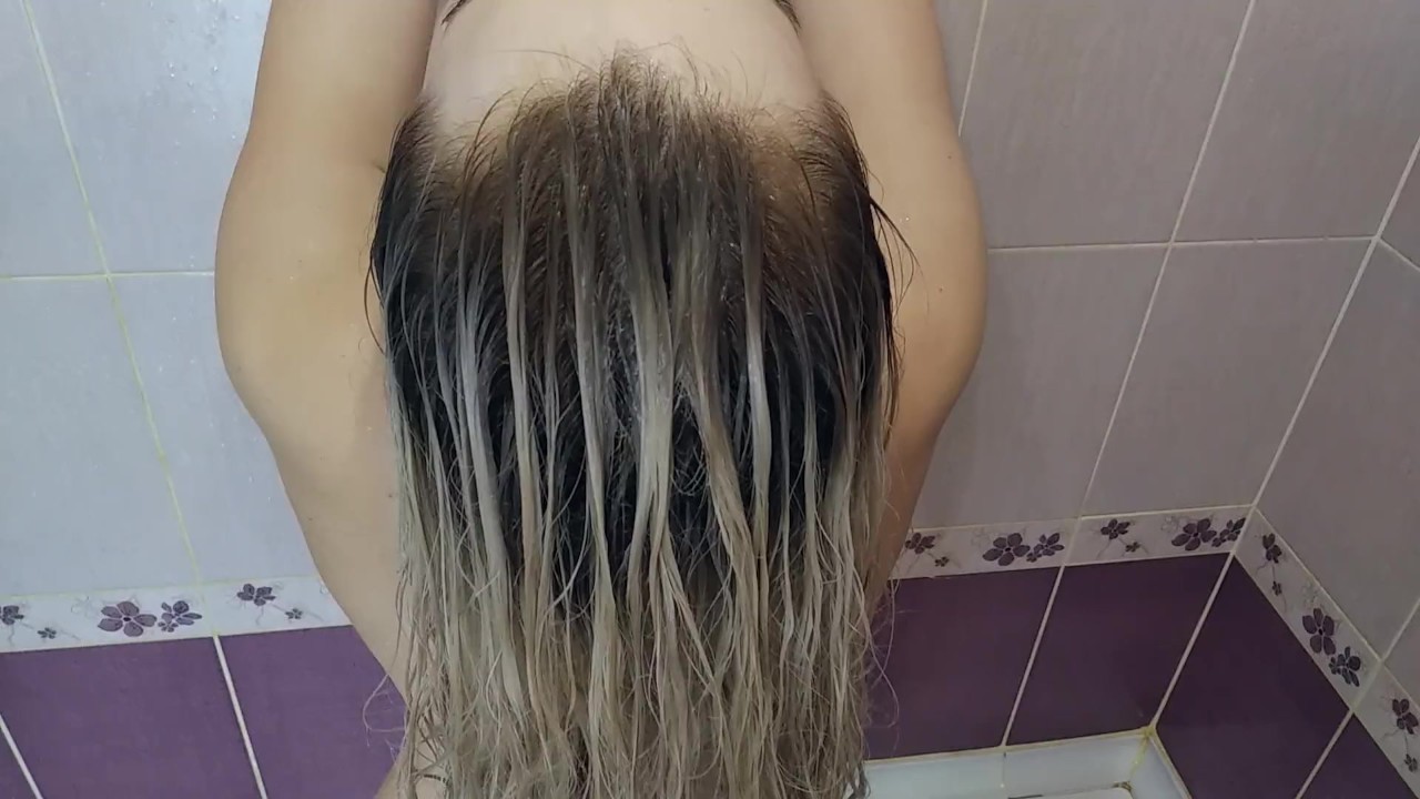 Blowjob in the bathroom, cums on wet and dirty hair, wet wife
