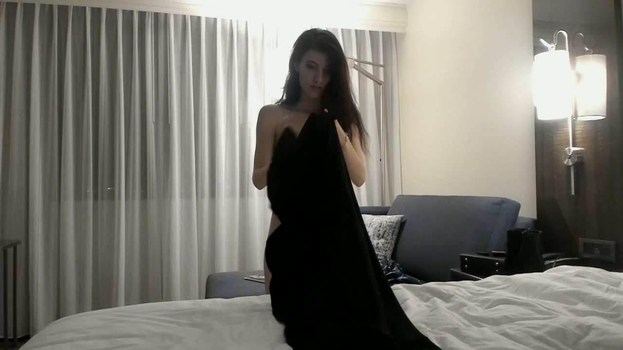 Getting Frisky in a Hotel, Sucking a Dildo and Undressing ♡
