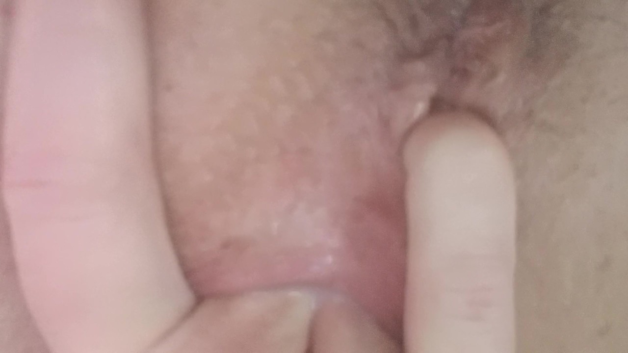 Moaning cumming MILF squirts and licks pussy juice