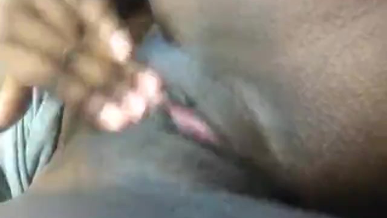 Peaches plays with her wet pussy on her lunch break