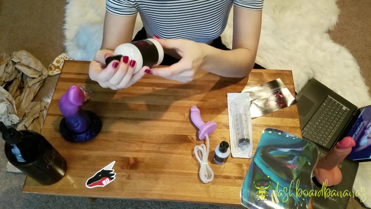 Unboxing My 1st Bad Dragon! Nox, Lil&apos; Squirt Cockatrice &amp; Cum Lube