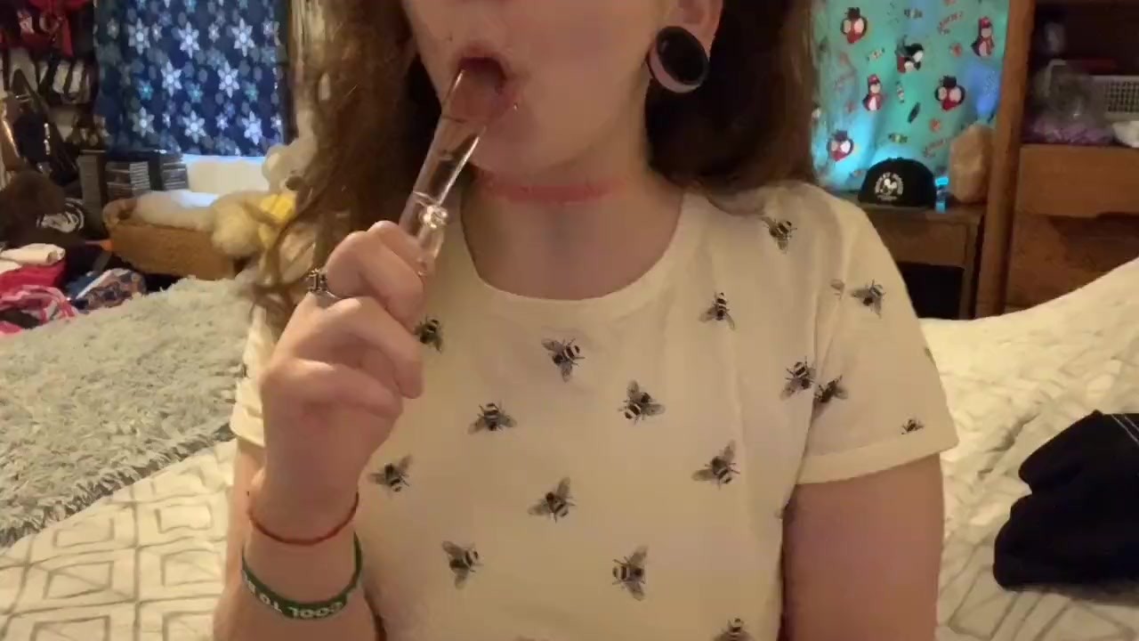 Goth teen fucks her juicy pussy with a toy!