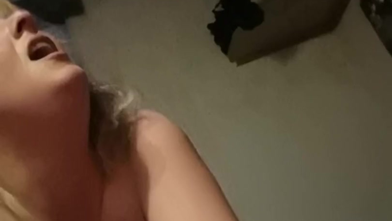 Amateur big swinging tits and selfie blowjob