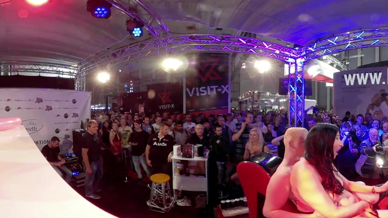 Lesbo Show Venus Berlin 360 Grad Public VR