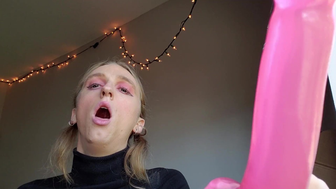 Sloppy Shemale Slut likes her Saliva