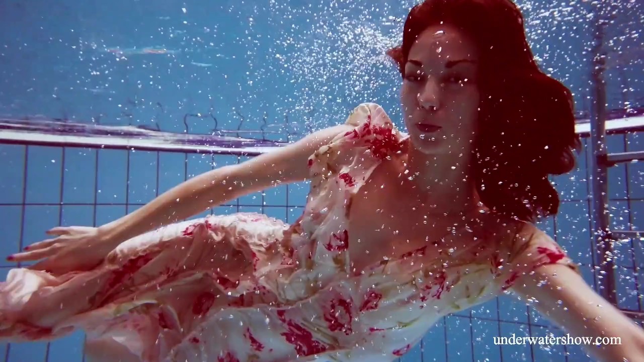 Martina naked beauty underwater