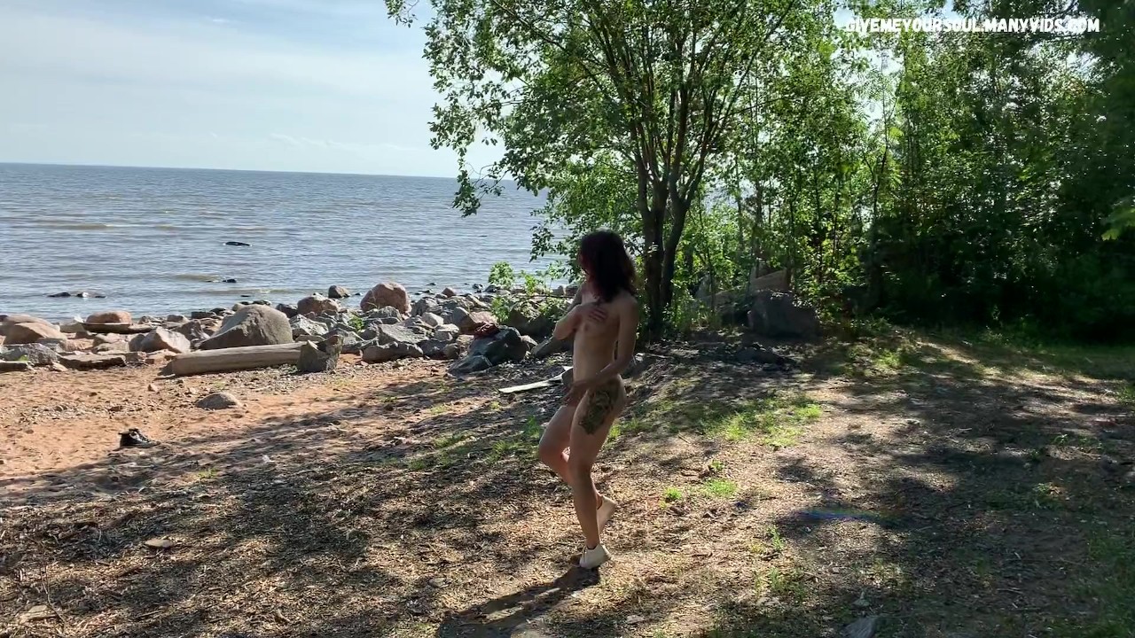 PUBLIC SPY WHEN I NAKED AND HORNY ON THE BEACH