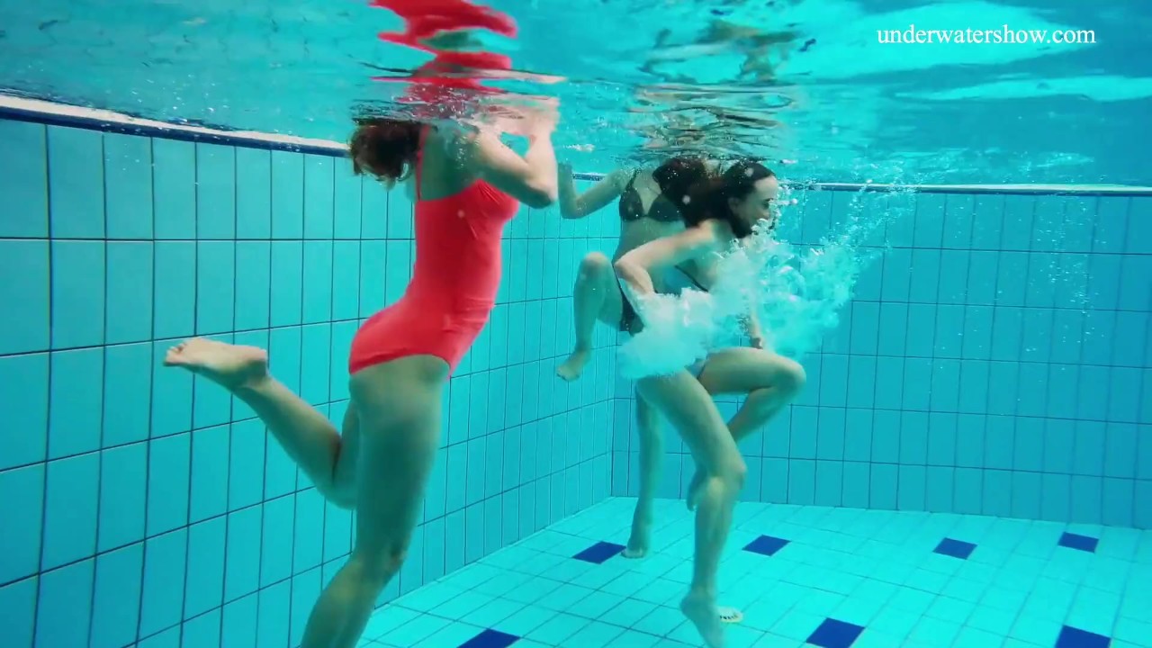 Three girls Avenna, Nina and Marketa naked in the pool