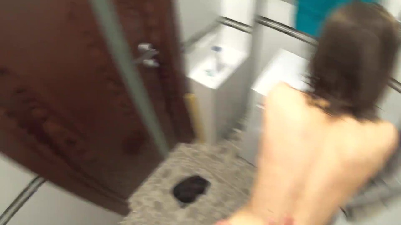 Stepsister gets some sperm on face in the bathroom | PARENTS ARE NEARBY!