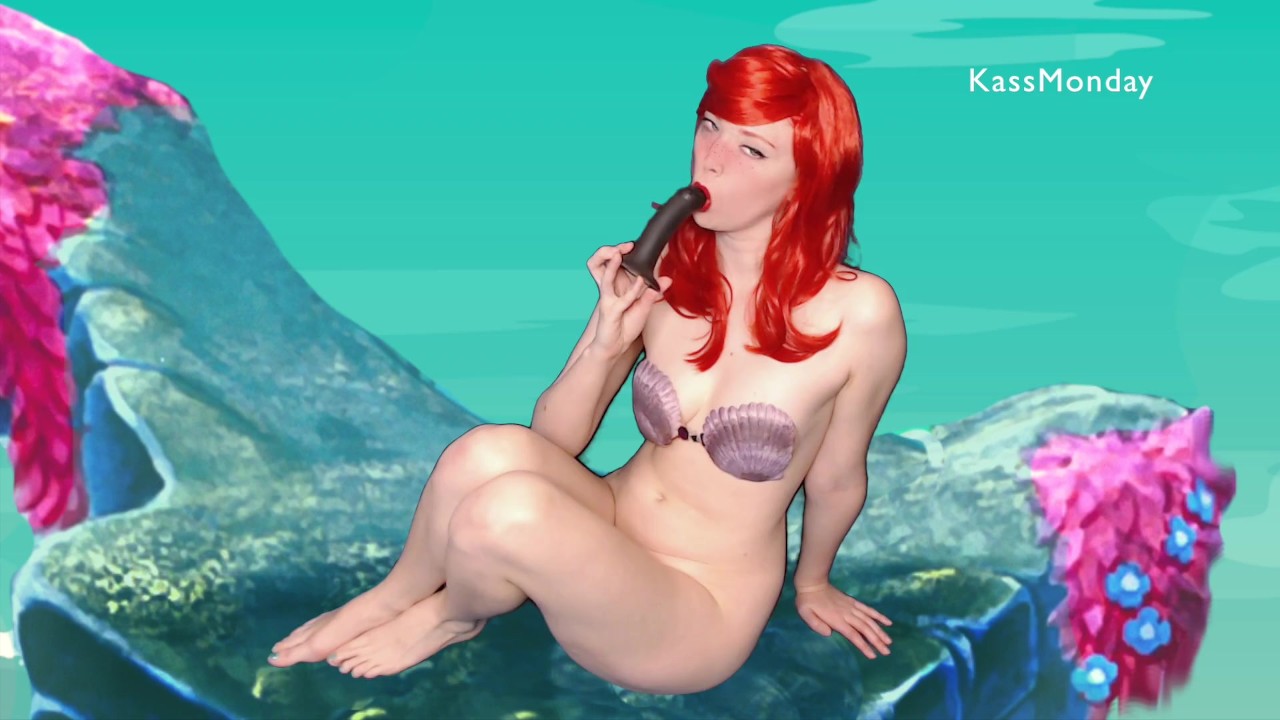 Ariel Finds Her Voice - Taking a BIG Dildo! (ft Mr Hankey&apos;s BFG)