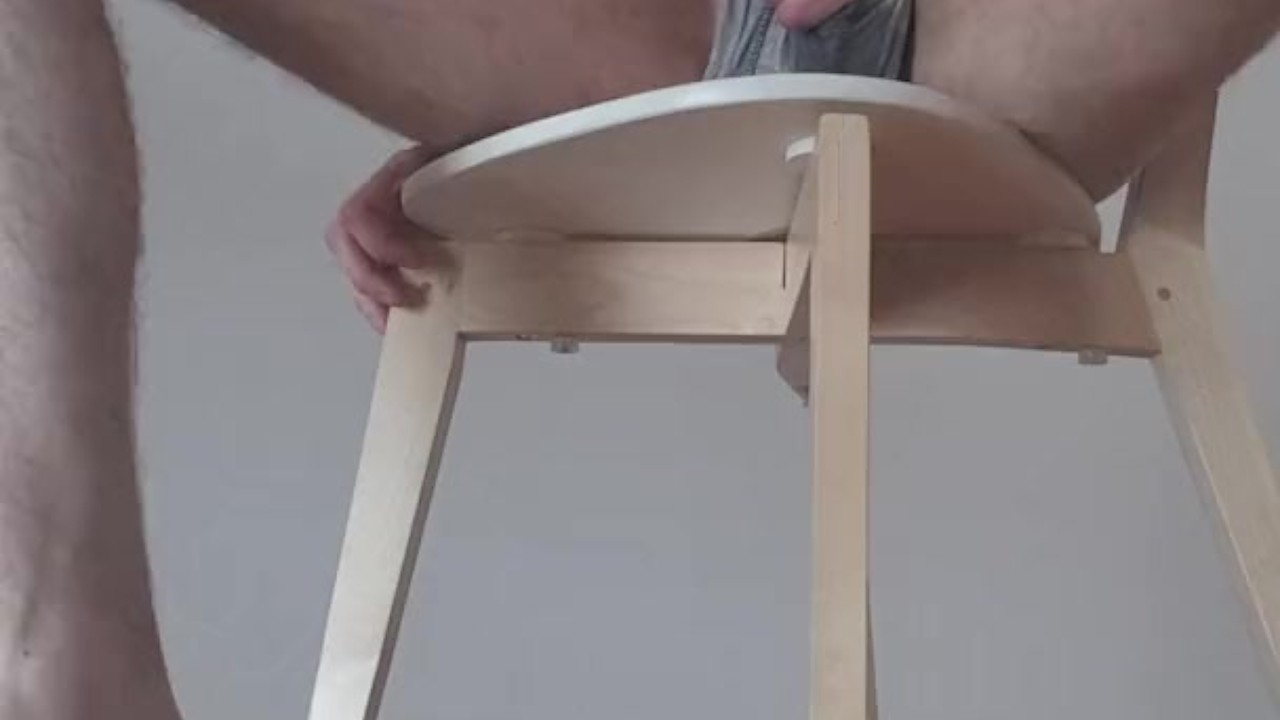 Super Desperate Chair Wetting