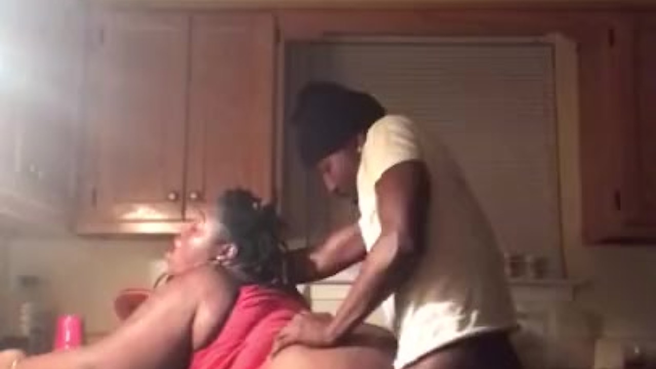 Stepsister sneaky to fuck in kitchen