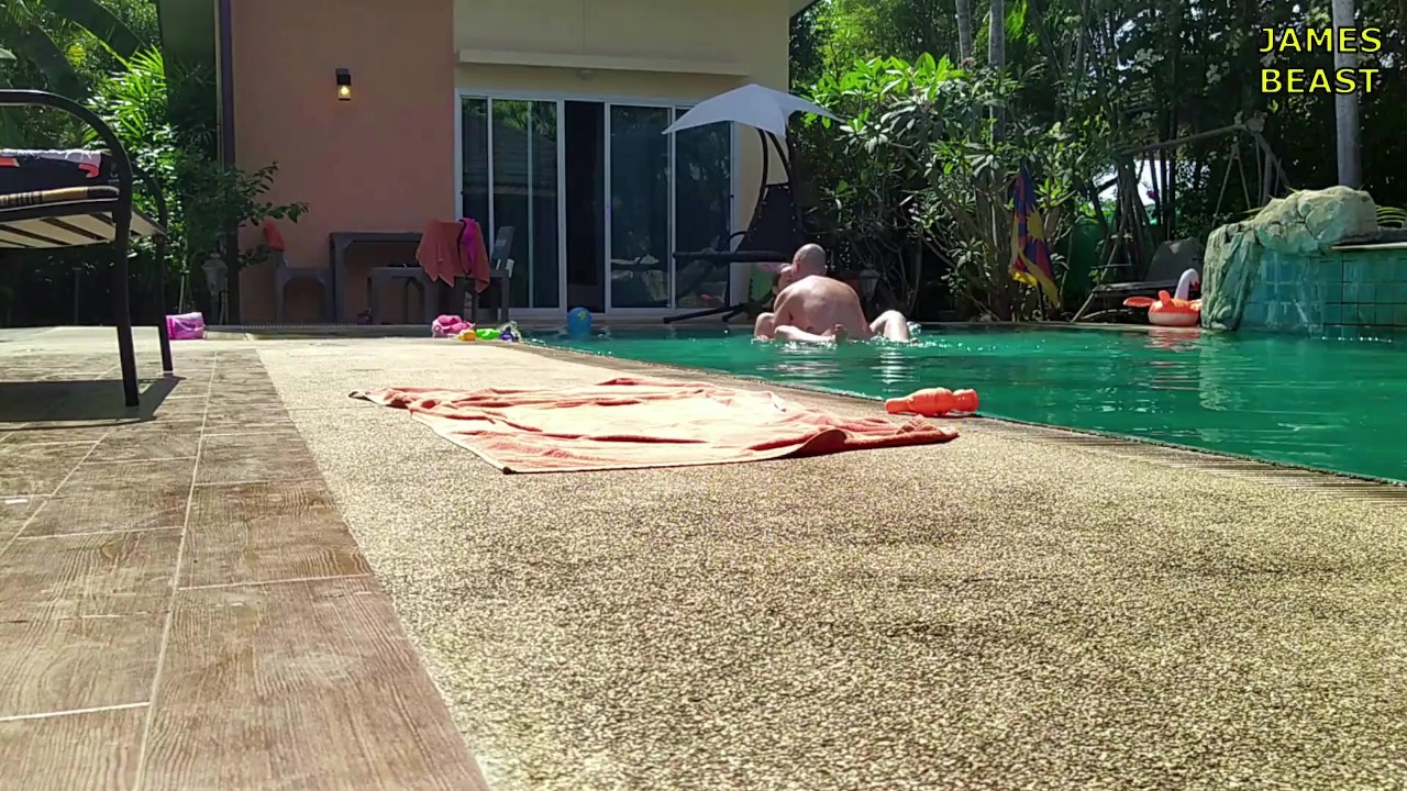 Nude poolparty! - Amateur Russian couple - Pattaya vacations