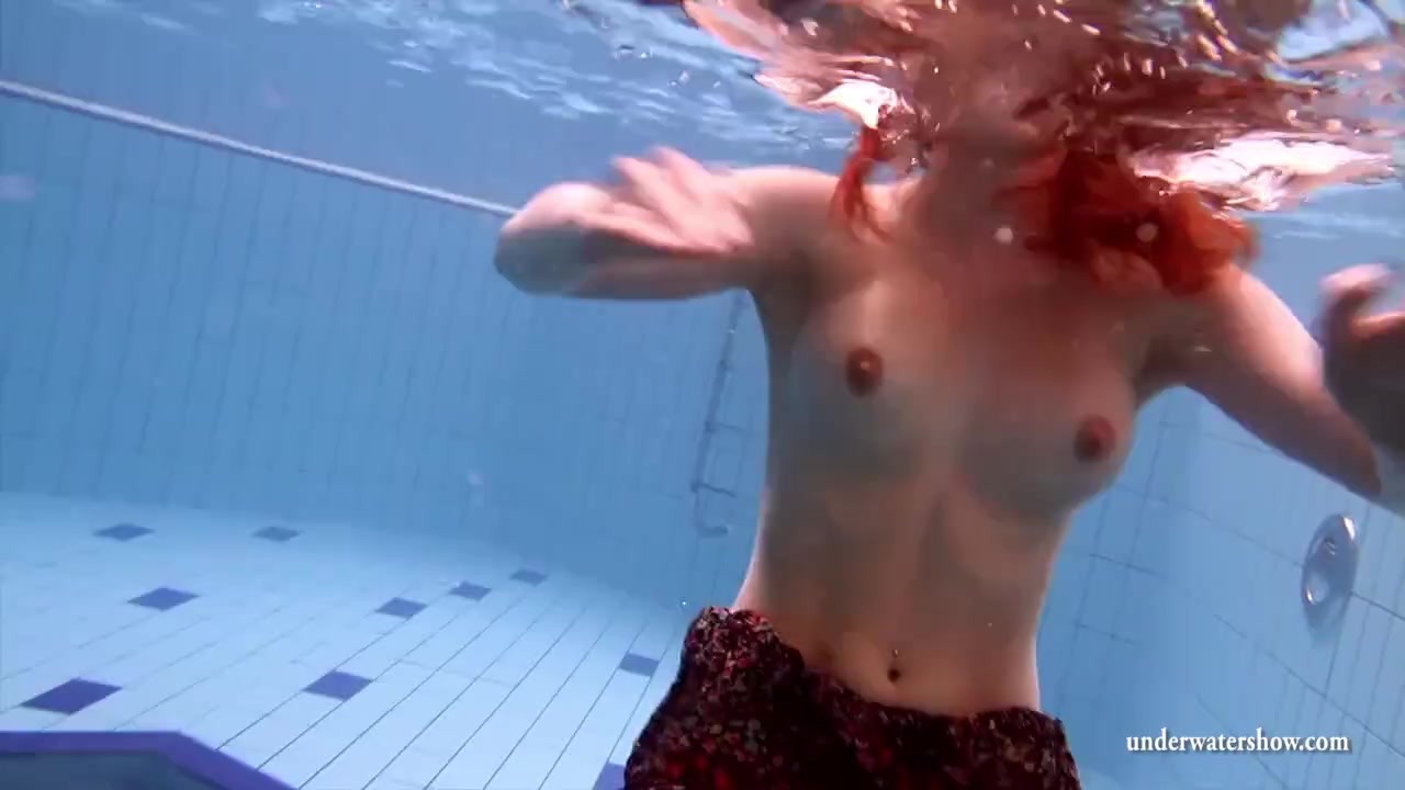 Big Boobs Sexy Brunette Mia Underwater Naked