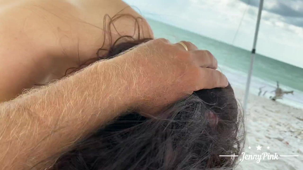 BLOWJOB ON A PUBLIC BEACH IN MIAMI WITH CUM IN MOUTH! AMATEUR COUPLE