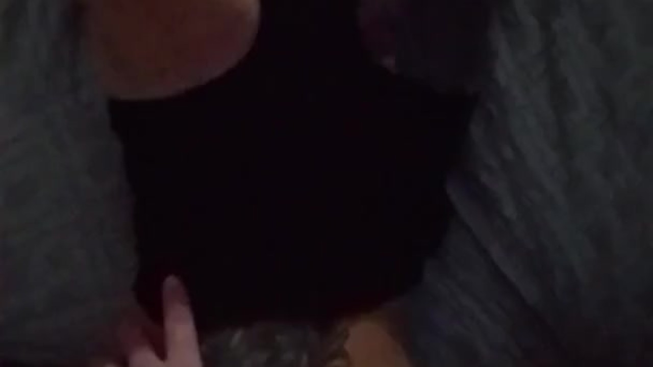 She masturbates while getting fucked in her ass, very sexy pawg