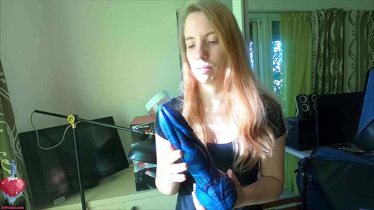 Bad Dragon dildos and masturbator unboxing, review, and first impressions