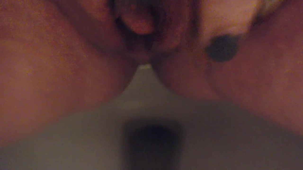 Hairy Girl Smoking Pissing and Fingering her Pussy till she Cums