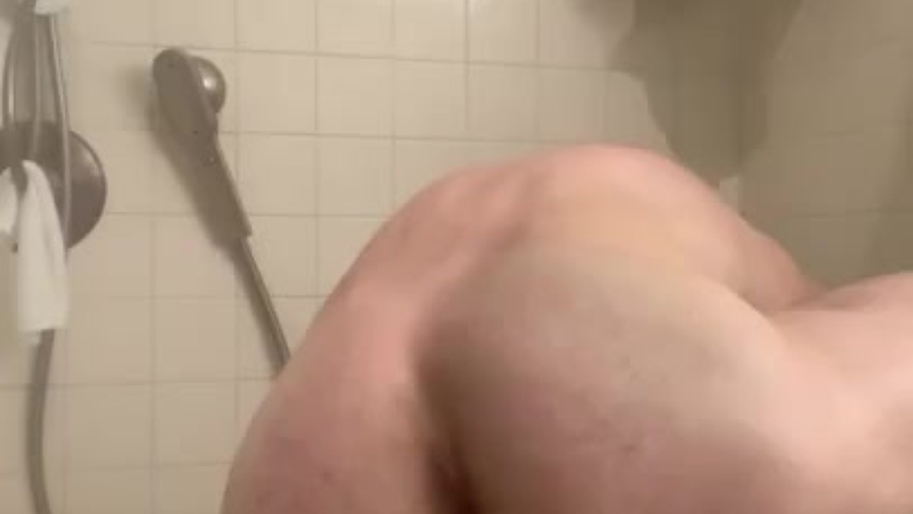 Bro slips a finger in his hole until he cums