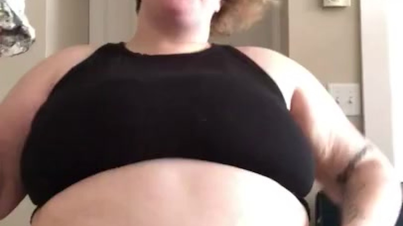 HUNGRY BBW EATS A 1.7 POUND BURRITO