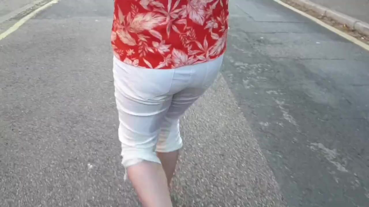 ⭐ White Jeans Peeing compilation. How stained can I make them? ;)