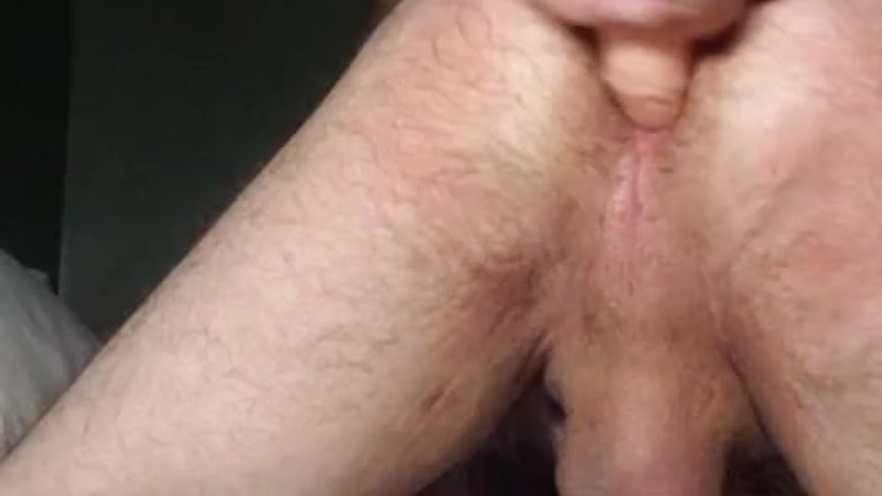 Straight guy destroys his ass with girlfriends monster dildo while she&apos;s at work (HUGE CUMSHOT)