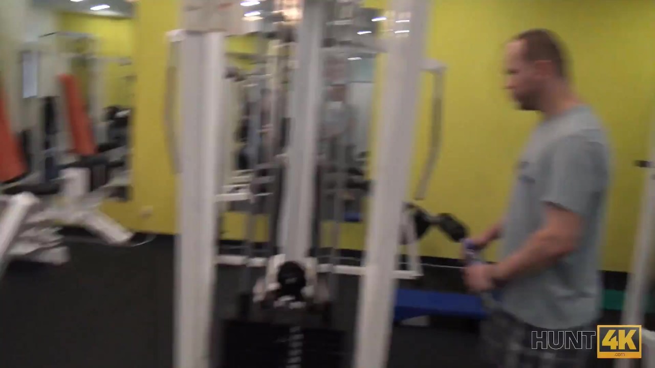 HUNT4K Magnificent chick gives trimmed vagina for cash in the gym