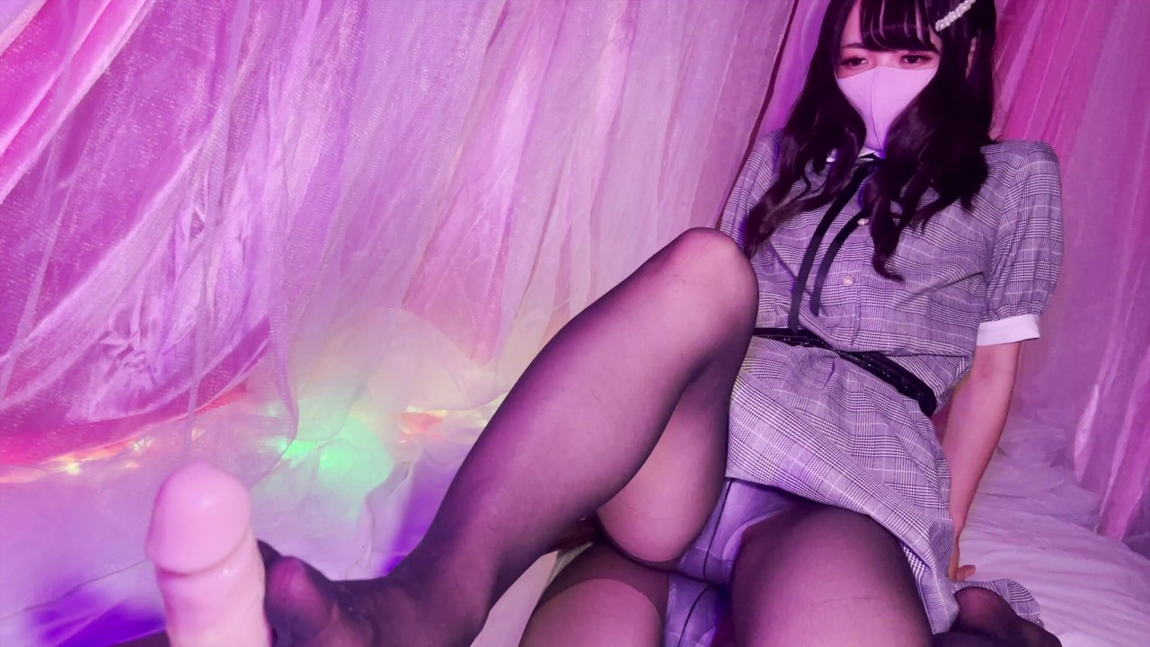 【おてつだい】大至急黒タイツ女子に脚でヌいてもらいたい人向け♥ - pantyhose foot job by japanese cute girl♥