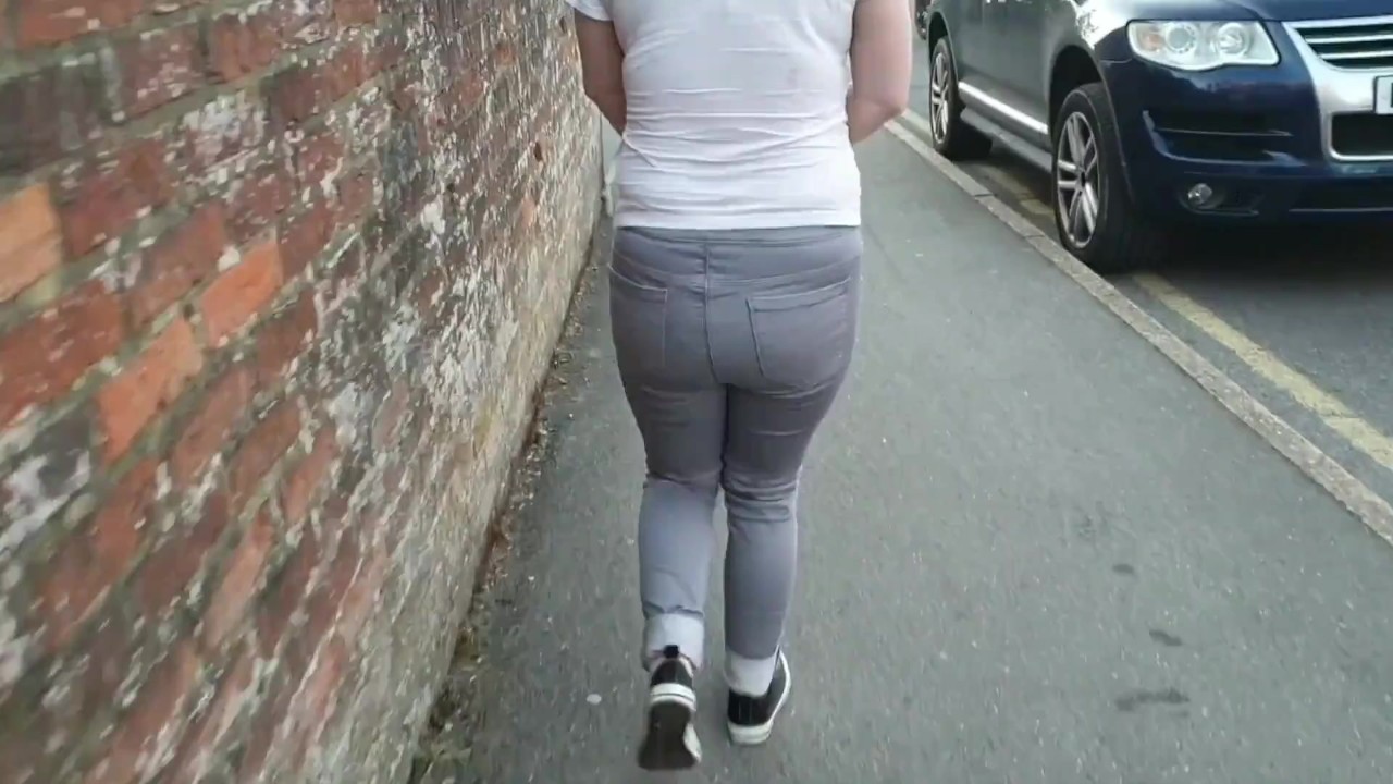 ⭐ Girl Pissing Her Grey Jeans 5 Times! Jeans Wetting Compilation!