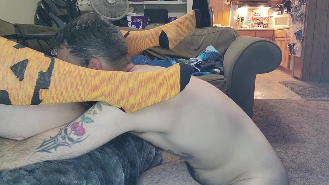 Daddy shows off his hairy cheeks during accidental recording...creampie at the end