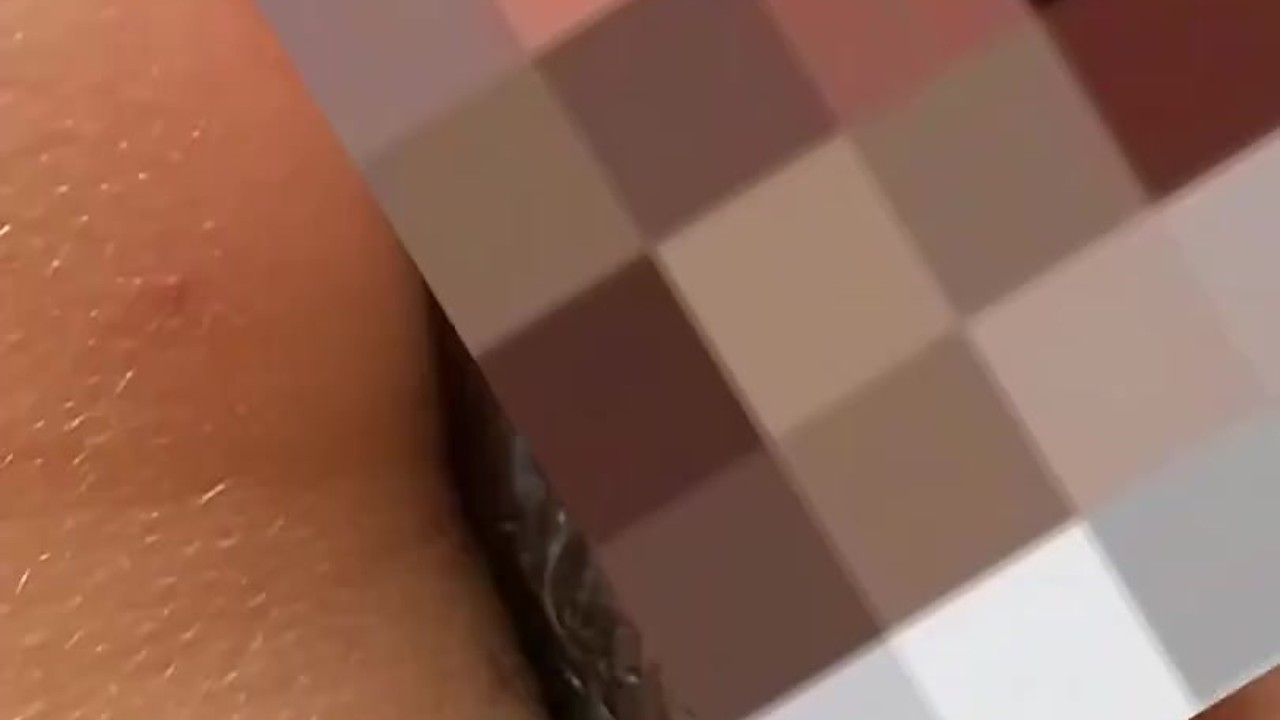 Puerto Rican slut in Miami gets fucked while playing on her phone (extended)