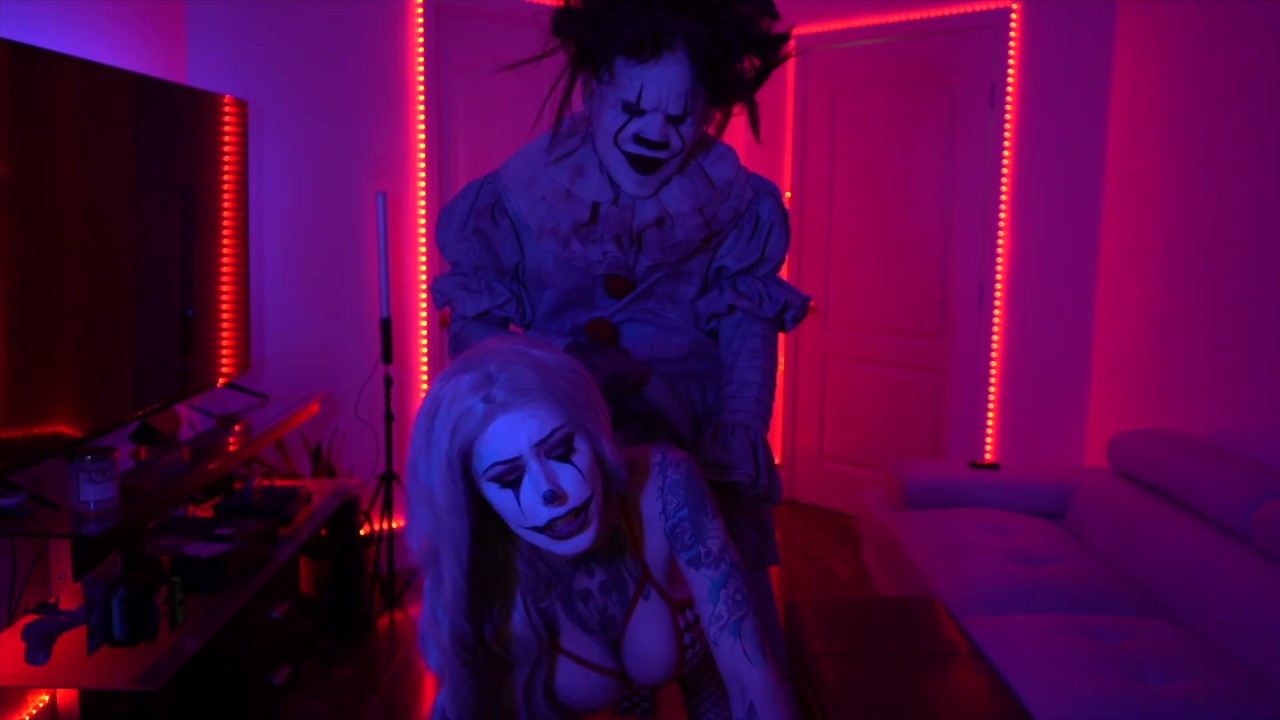 NIKKI MALICE GETS FUCKED BY PENNYWISE
