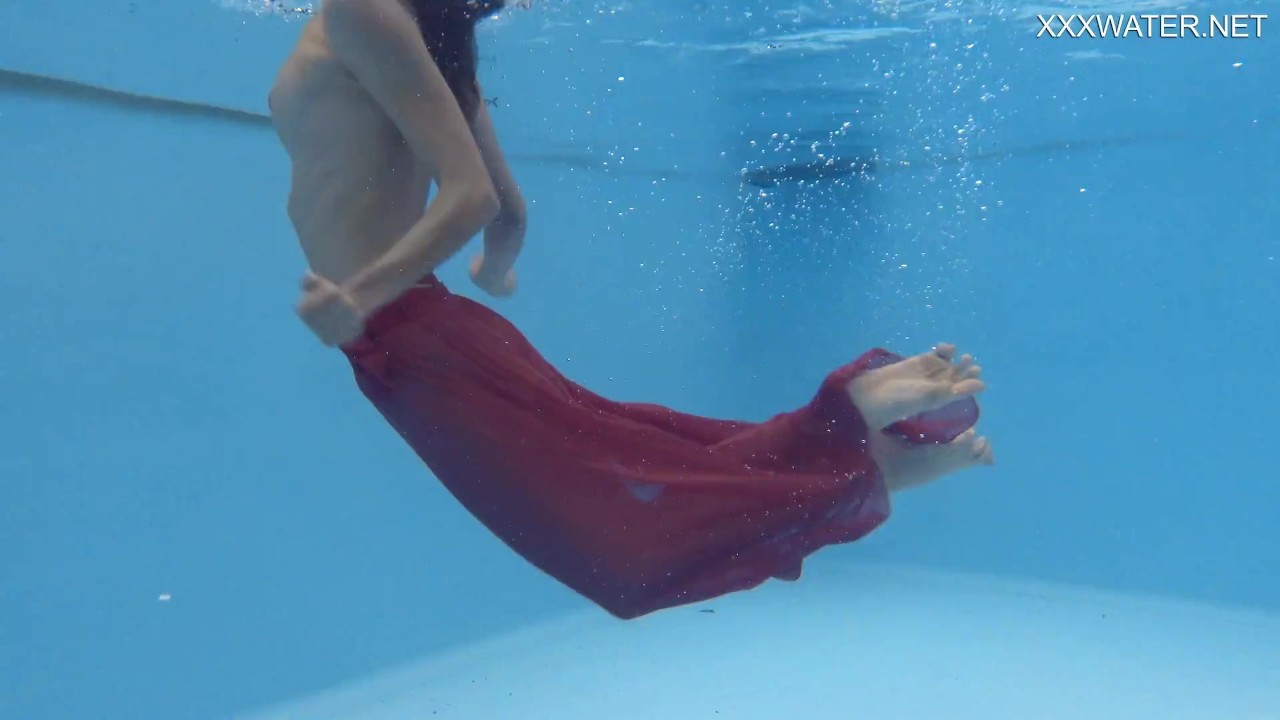 Underwater nude sister Hermione Ganger getting horny
