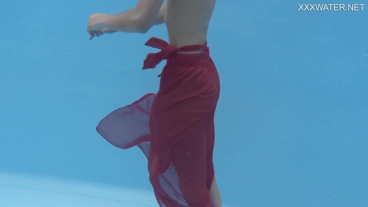 Petite ultra hot pornstar Hermione Ganger in the pool