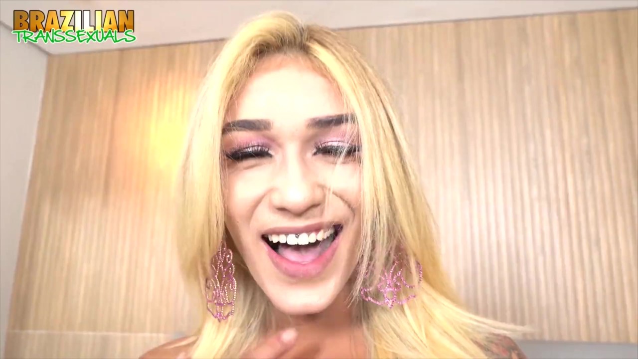 BRAZILIAN-TRANSSEXUALS: Gorgeous Blonde Brazilian Tranny With Perfect Body Masturbates