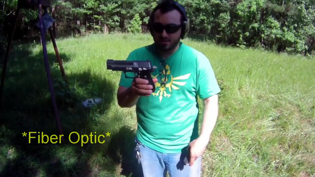 Sig P220 Equinox vs H&amp;K USP - Beauty - Mini Gun Reviews