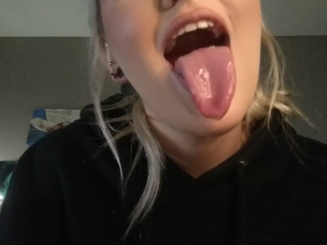Long Tongue Drool Porn 
