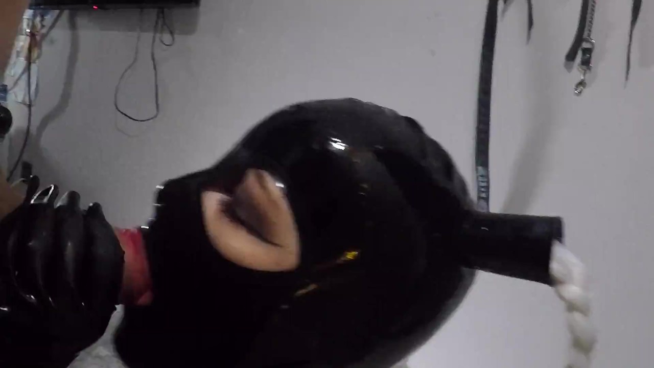 A-CAT LATEX BLOWJOB