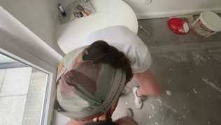 amateur stepmom paints the kitchen in her jeans shorts, so she gets fucked