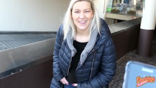 ï¿½ffentlicher Orgasmus mitten im Stadtzentrum l DADDYS LUDER